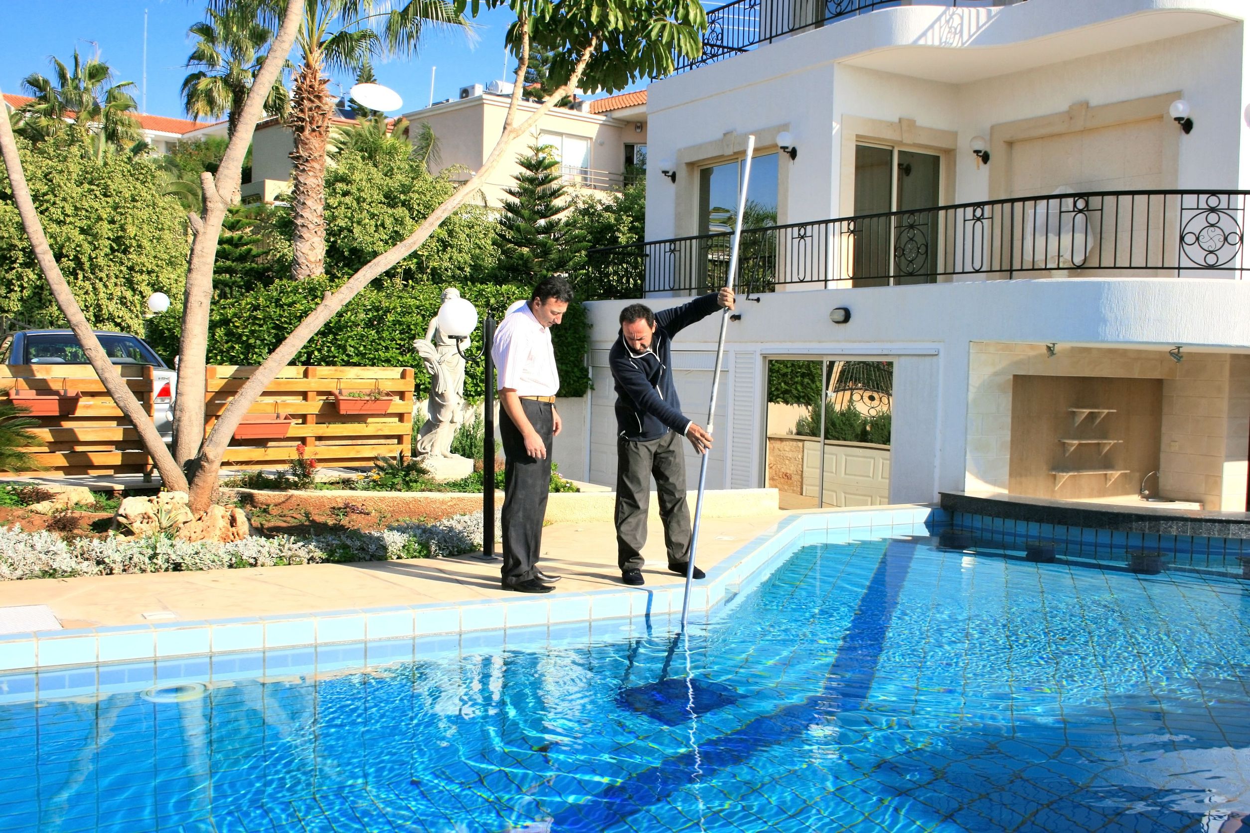 The Benefits of Hiring a Professional Pool Cleaning Service in Pearland