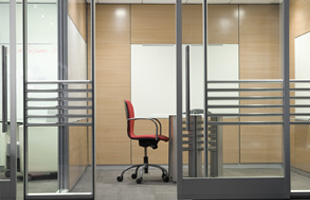 How Hiring Professionals to Install New Commercial Glass Doors Can Be Beneficial